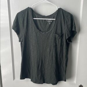 LOFT green vintage soft tee with pocket - 100% cotton